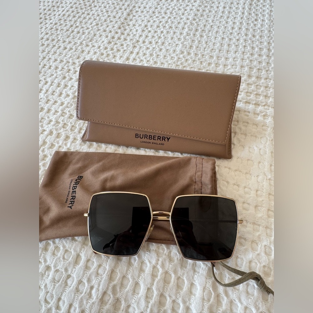 Burberry Black Sunglasses with Case